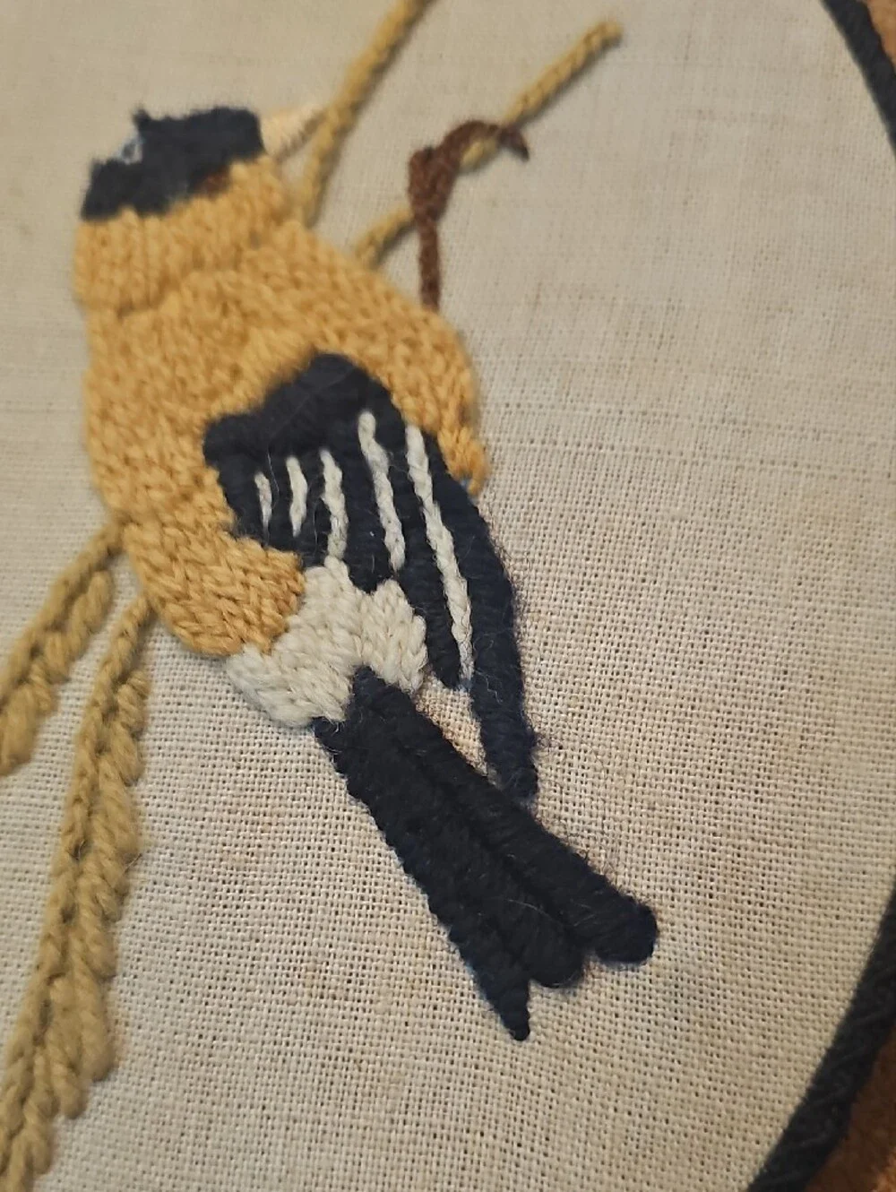 Hand-Embroidered Bird Oval Art - Picture 4 of 8